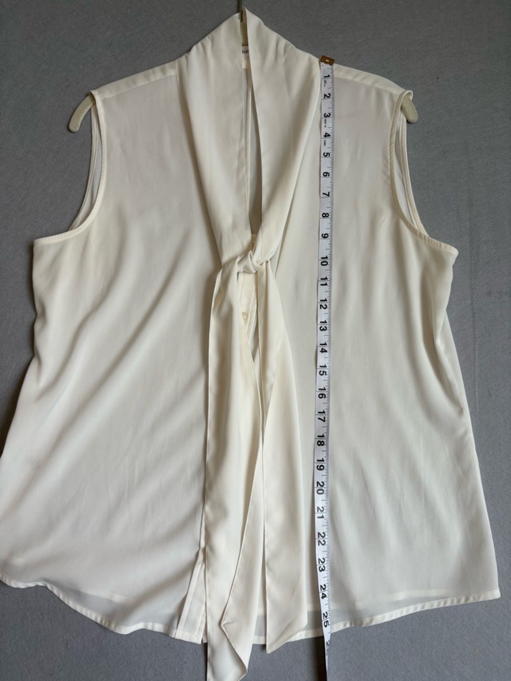 Calvin Klein Ivory Sleeveless Tie-Neck Blouse sz L - Picture 7 of 10